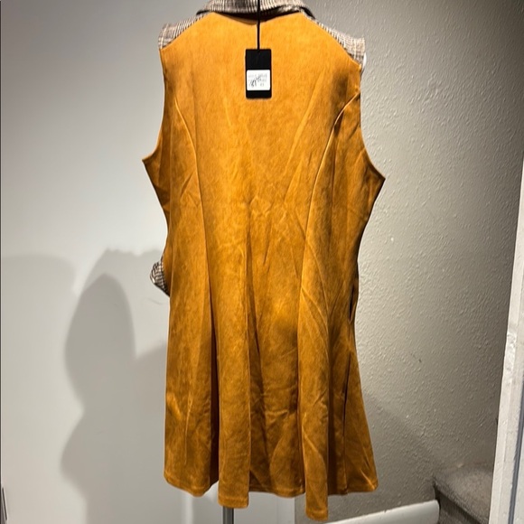 Radzoli Tan Sleeveless Vest with Flared Silhouette faux suede - Picture 6 of 11